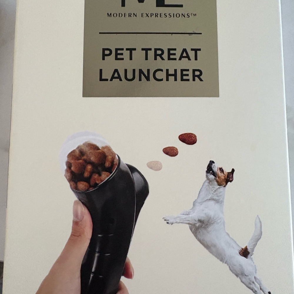 Pet Treat Launcher